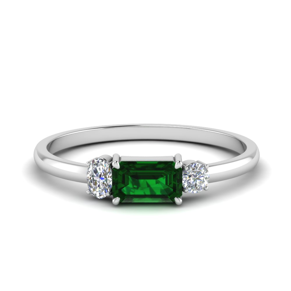 Minimalist Emerald 3 Stone Ring
