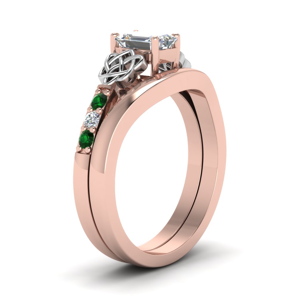 celtic knot emerald cut diamond ring with plain band set with emerald in rose gold FDENS2255B3EMGEMGRANGLE2 NL RG