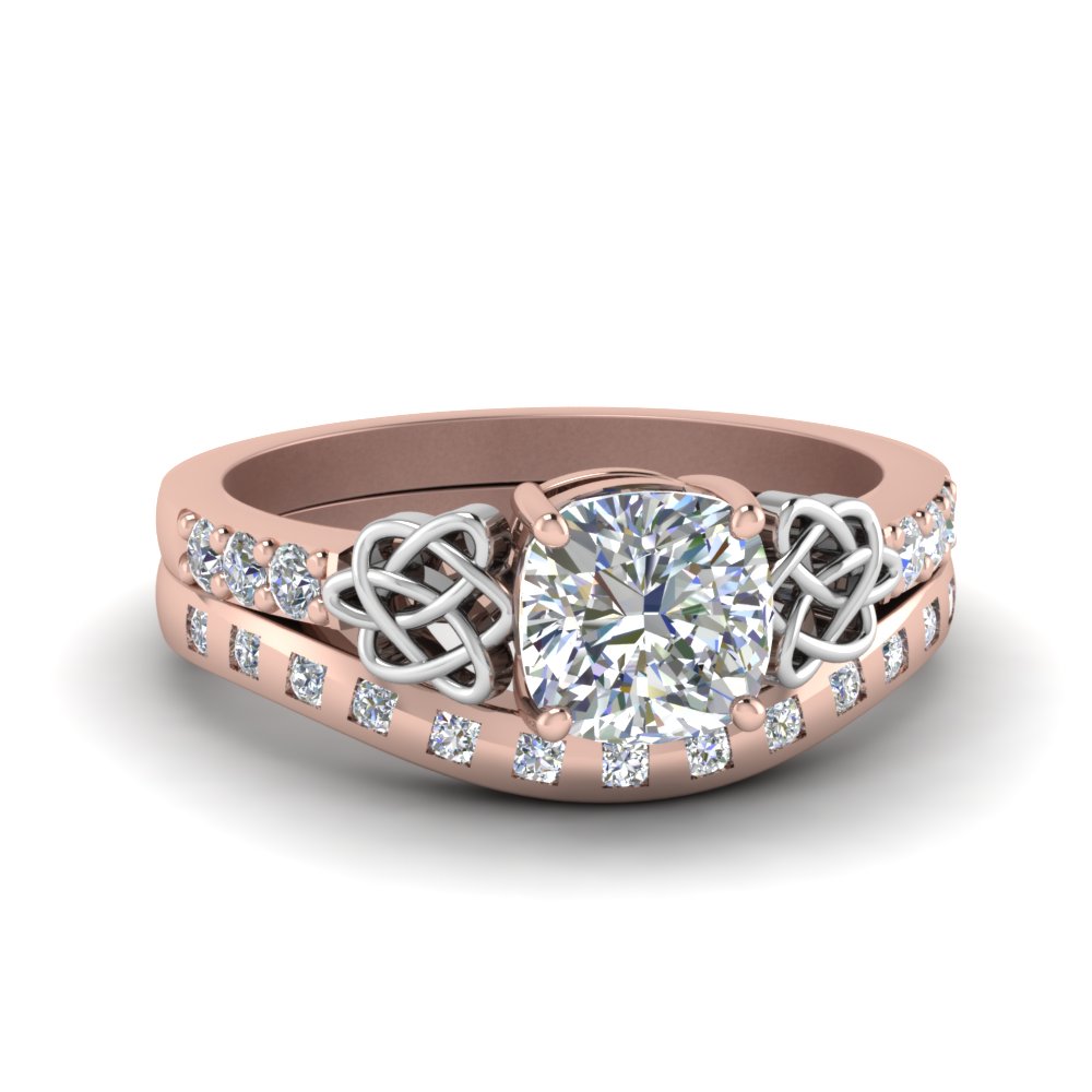 irish cushion cut diamond bridal ring set in FDENS2255B4CU NL RG.jpg