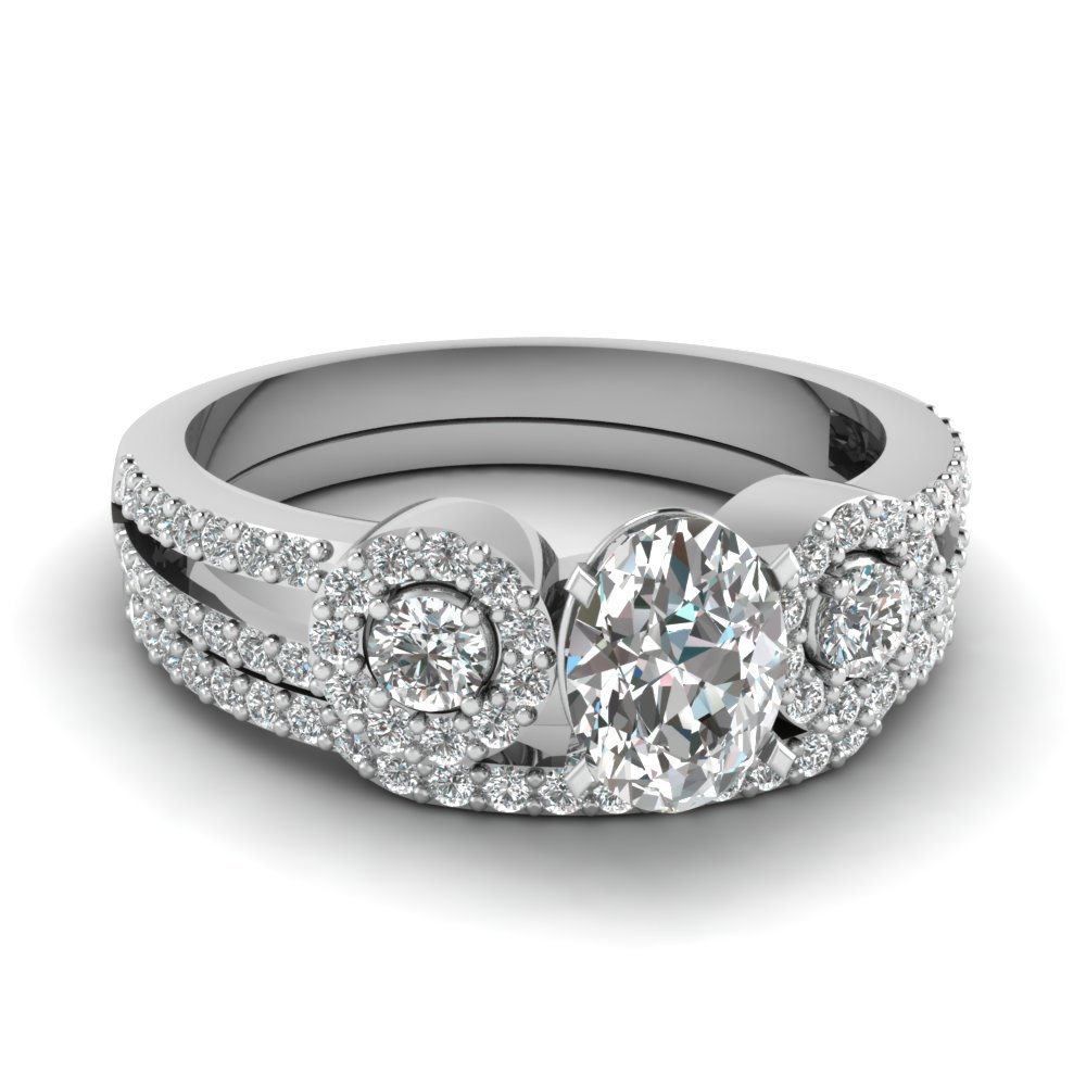 Oval Shaped Diamond Wedding Ring Set In 14K White Gold | Fascinating ...