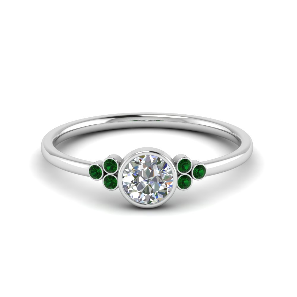 Simple Curve Emerald Band