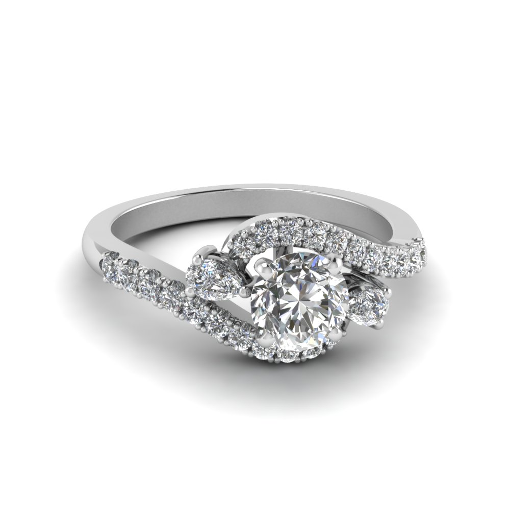 Round Halo Engagement Rings